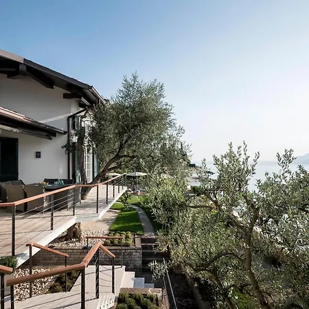 Am Villa *